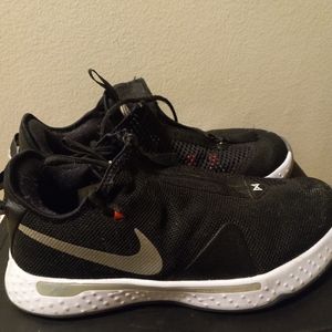 Nike pg 4